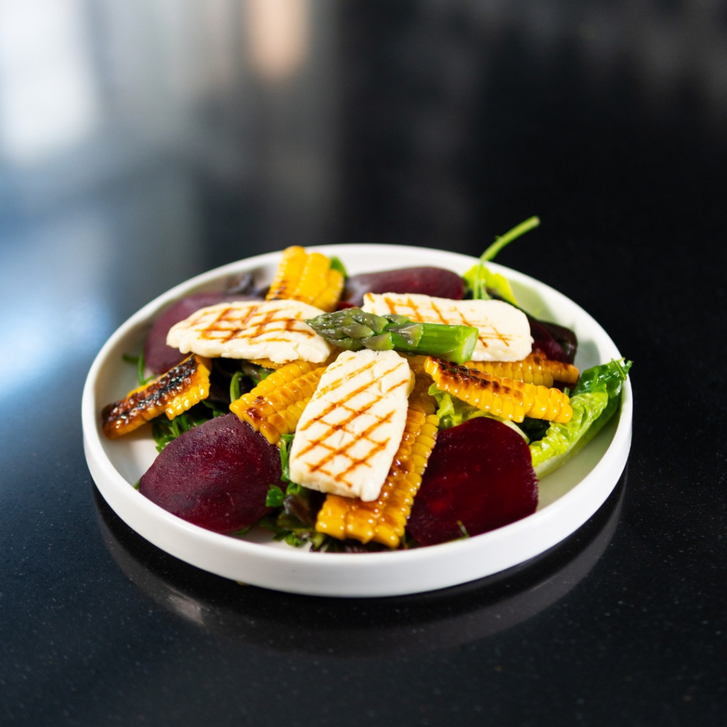 Halloumi salát